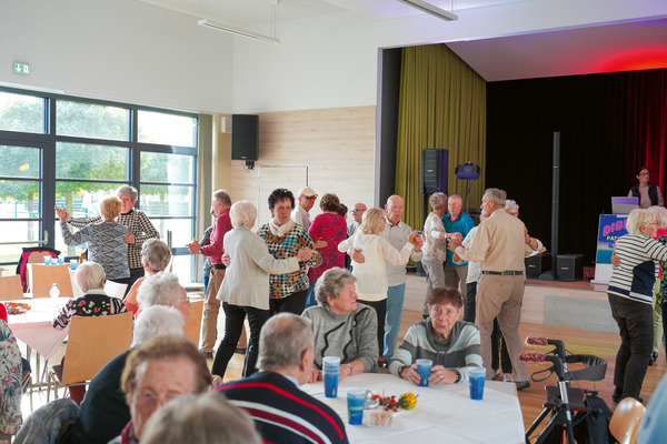 Die Tanzfläche war immer gut gefüllt beim Herbstfest der WIS Spreewald in Lübbenau