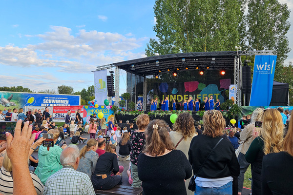 Liebevoll inszenierte Darbietungen von lokalen und regionalen Vereinen und Gruppen sorgten für beste Unterhaltung beim Lindenfest 